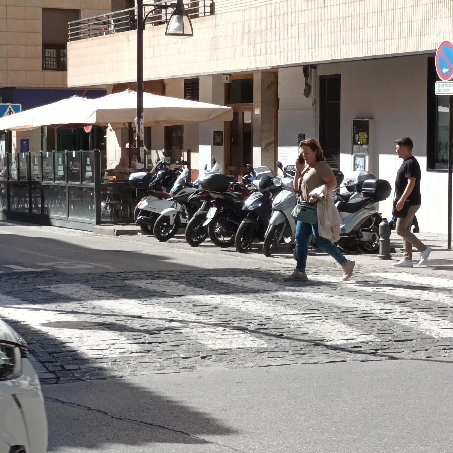 Piso En El Centro De Granada Con Garaje Incluido Gratis Leilighet Eksteriør bilde